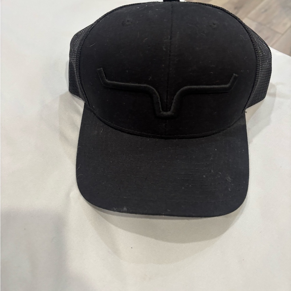 Sleek Black Mesh Cap
